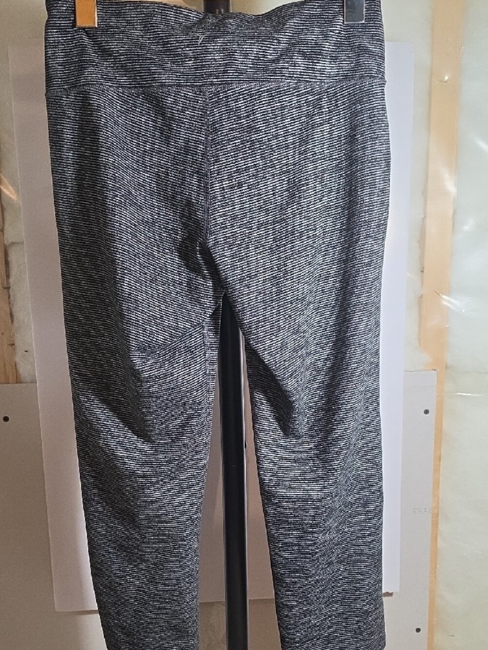 Old Navy Black & White Marled High-Rise Leggings - Picture 3 of 4
